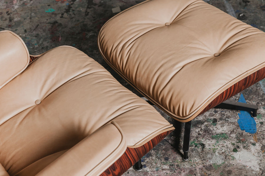 Tufted cushions with leather buttons.